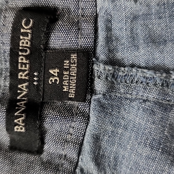 Banana Republic shorts 9.5" inseam - Picture 2 of 3